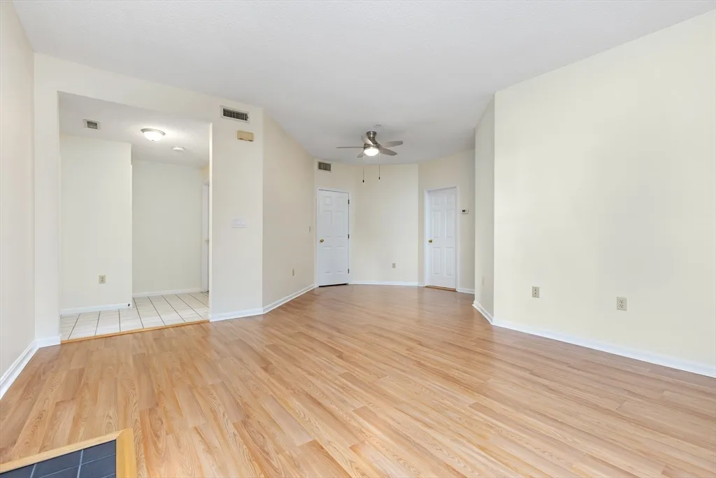 29 Hammond Pl, Woburn