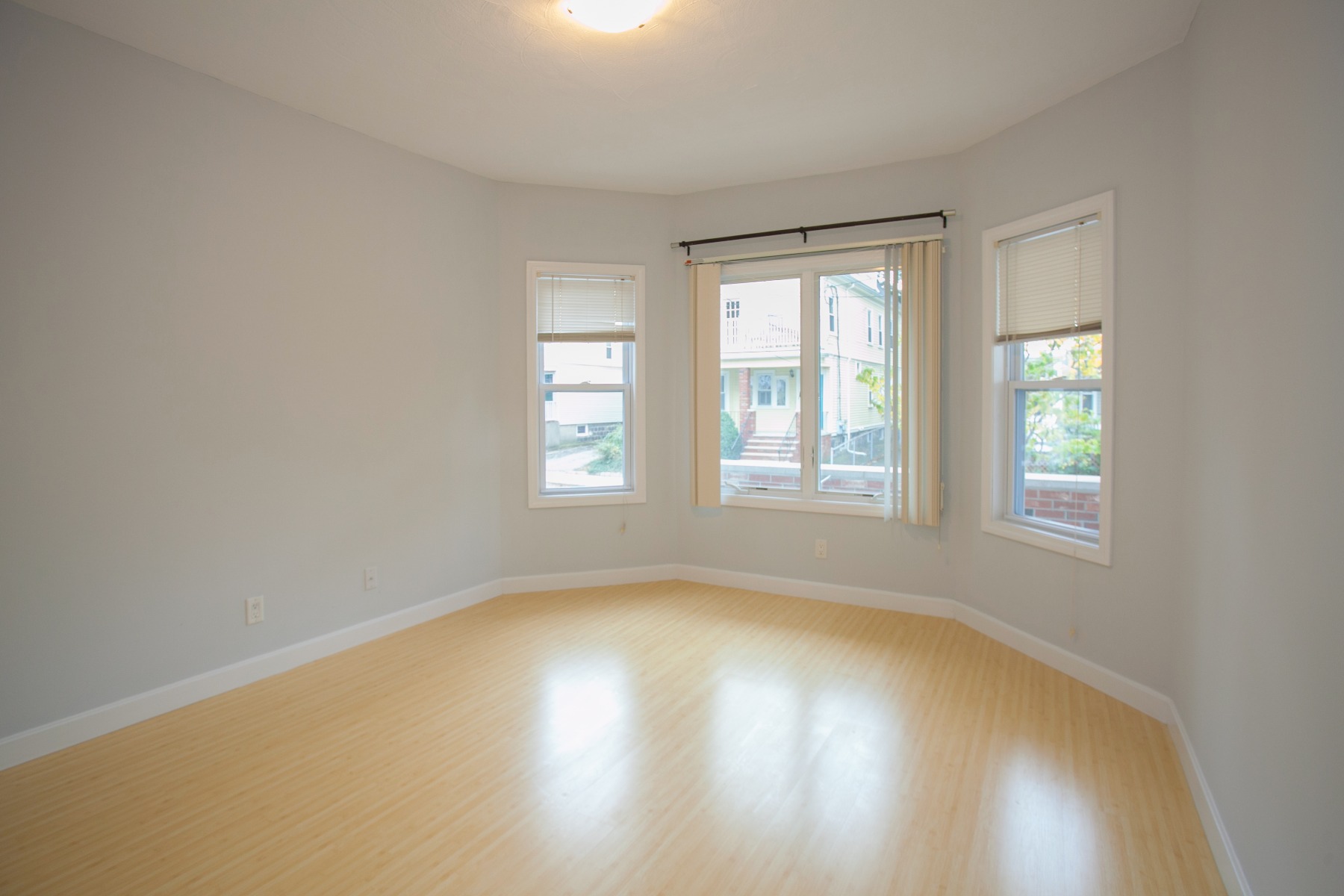 33 Bromfield Rd, Tufts