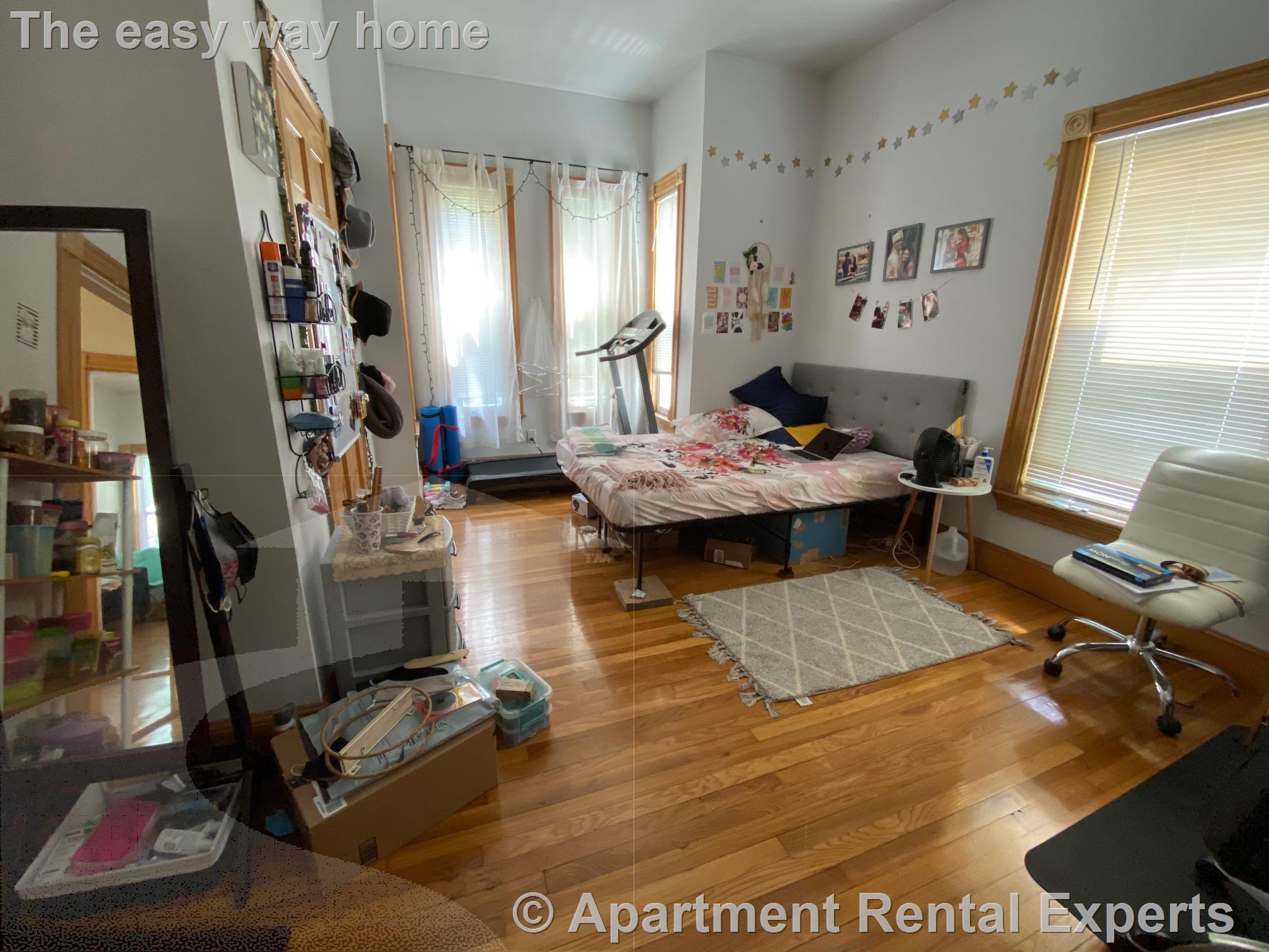 11 Cameron Ave, Davis Square