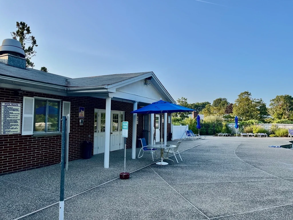 49 Bayberry Dr, Sharon