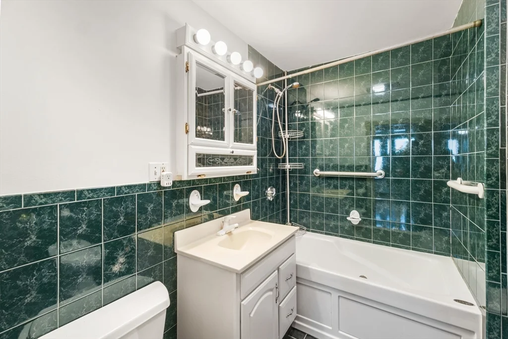 95 Harris St, Revere