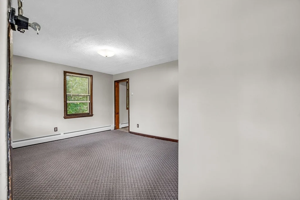 87 Graniteville Rd, Westford