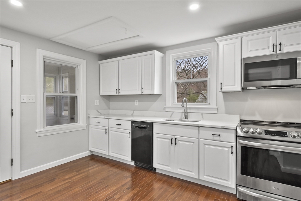 138 Walker Rd, Shirley