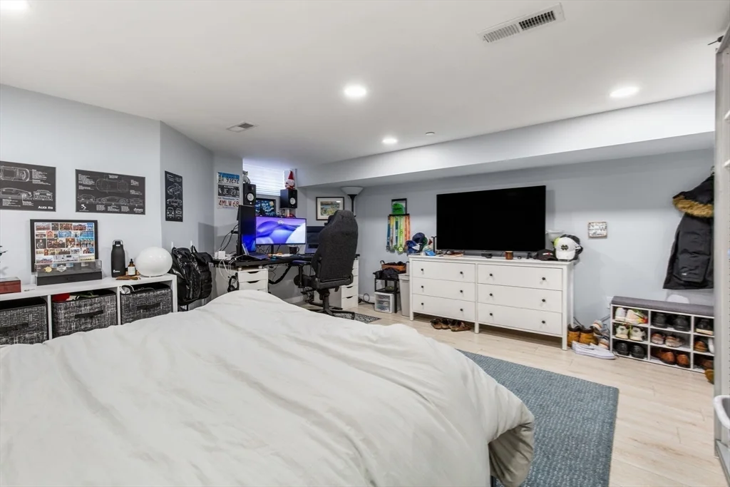 32 Cameron Ave, Teele Square