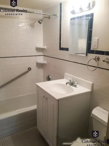 101 Monmouth St, Longwood