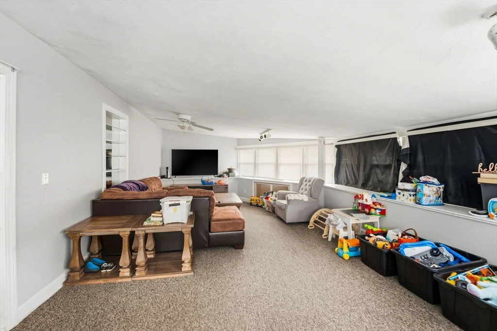 181 Park St, North Attleboro