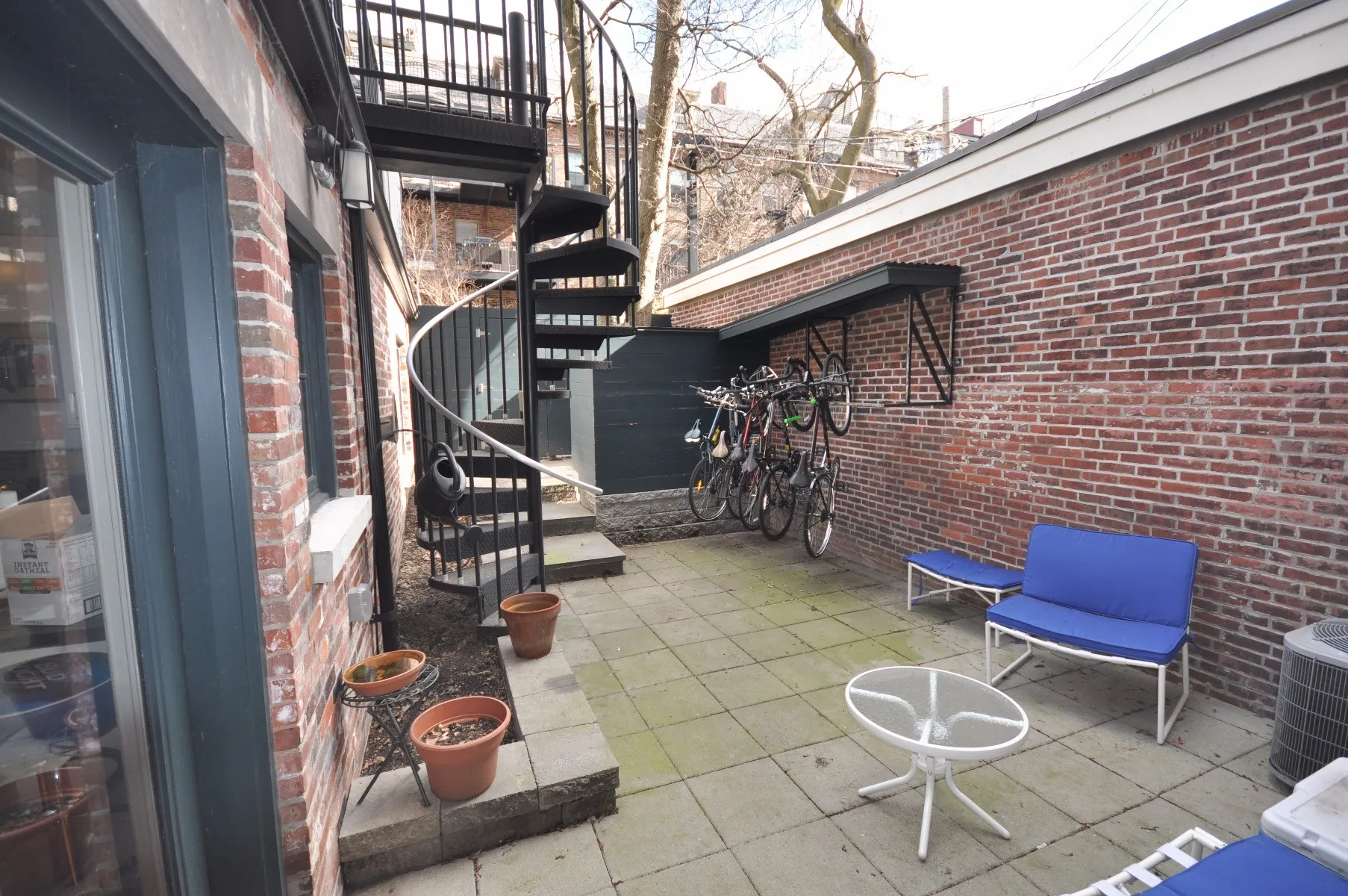 658 Massachusetts Ave, South End