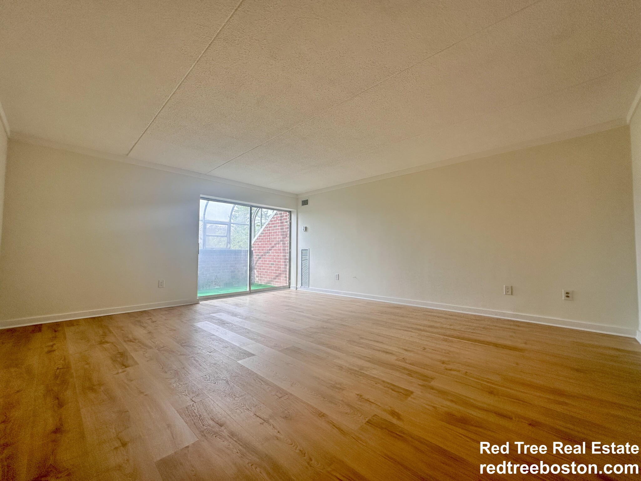 50-56 Broadlawn Park, Chestnut Hill