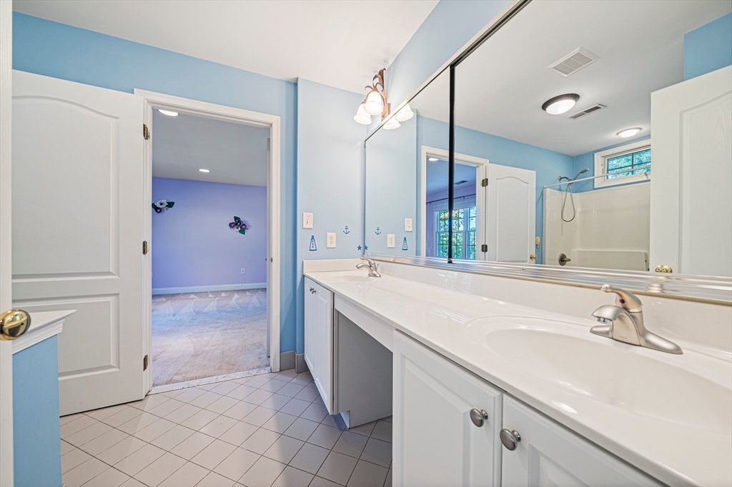 24 Endean Dr, Walpole