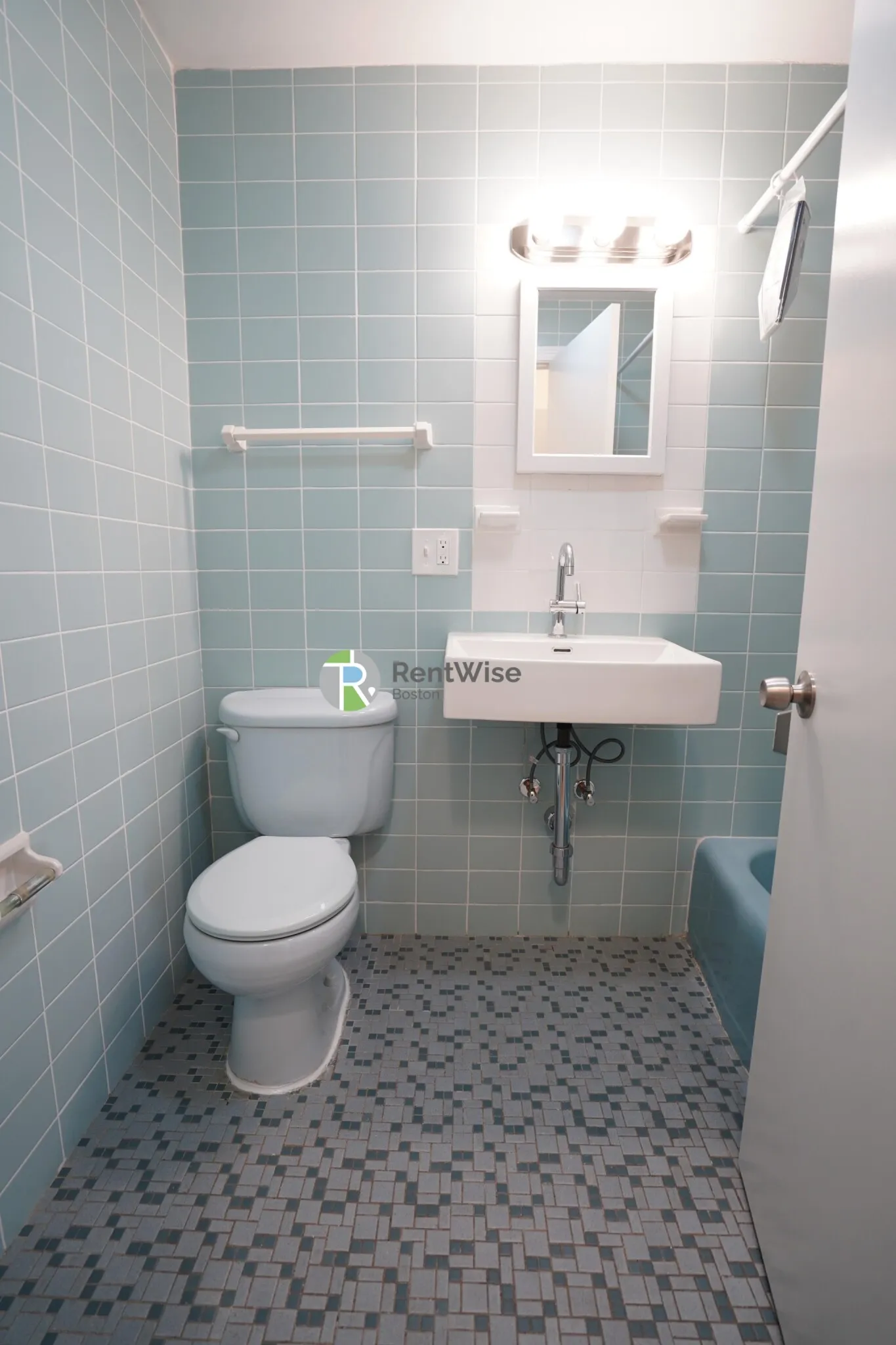 2018 Commonwealth Ave, Brighton