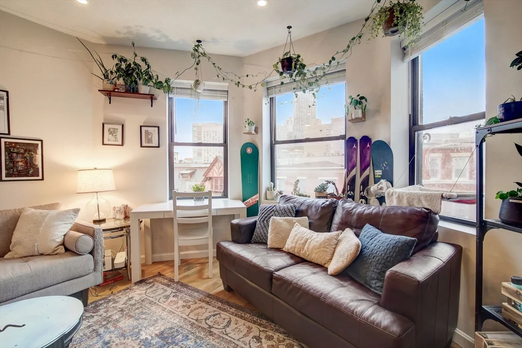 65 Hemenway St, Fenway