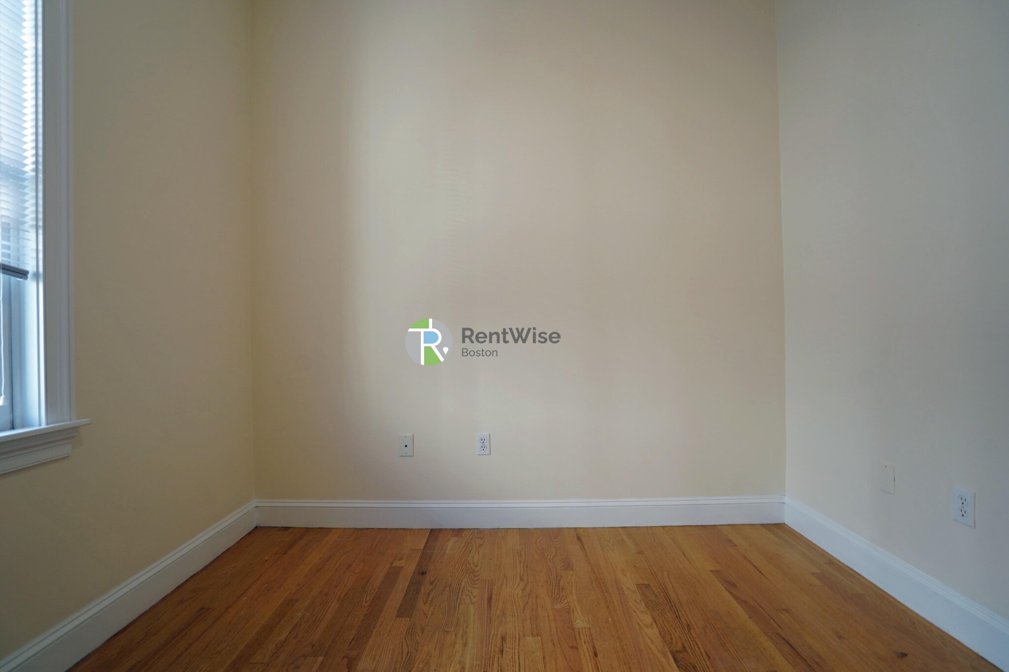 9 Gardner Ter, Allston