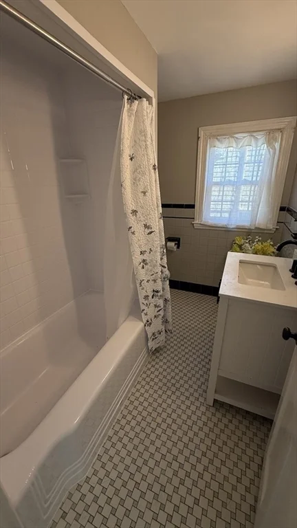 85 Regatta Rd, North Weymouth