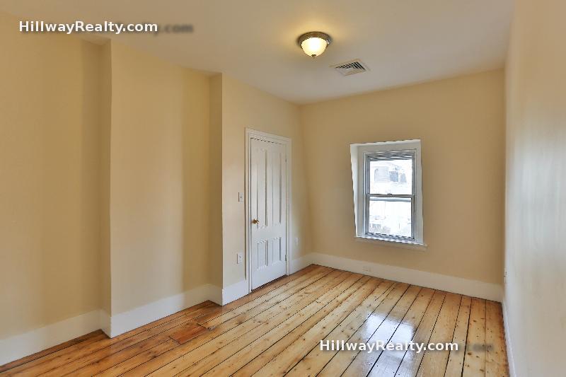 82 Bremen St, East Boston