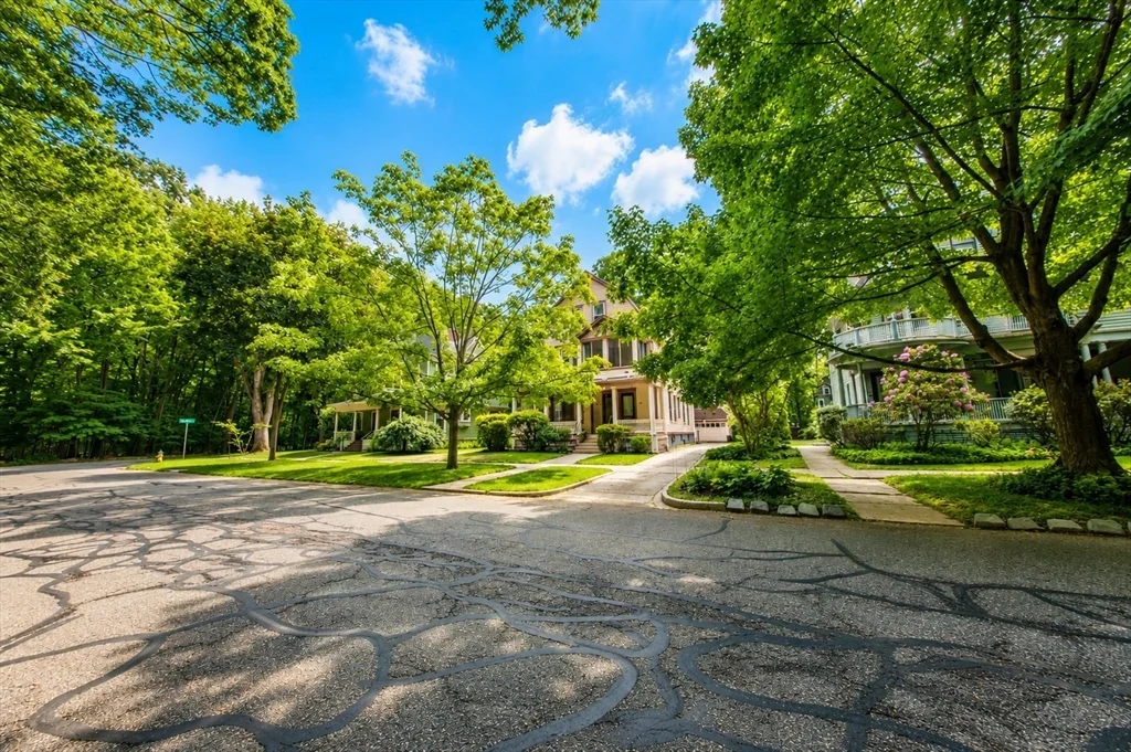 332 Forest Park Ave, Springfield
