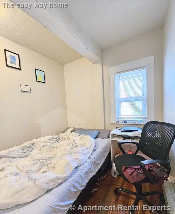 91 Frederick Ave, Tufts