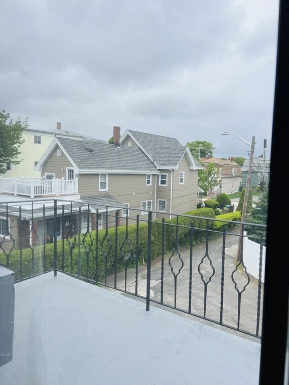 153A Belmont, Everett