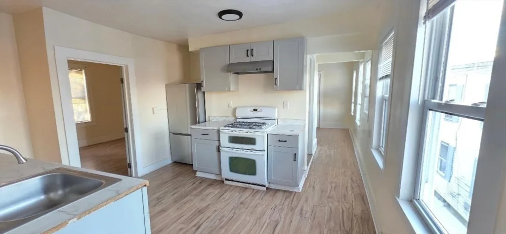 18 Linden St, Rockland