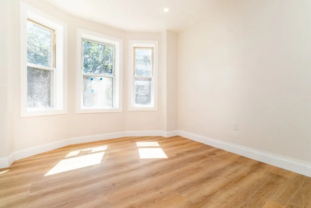 331 Centre St, Jamaica Plain