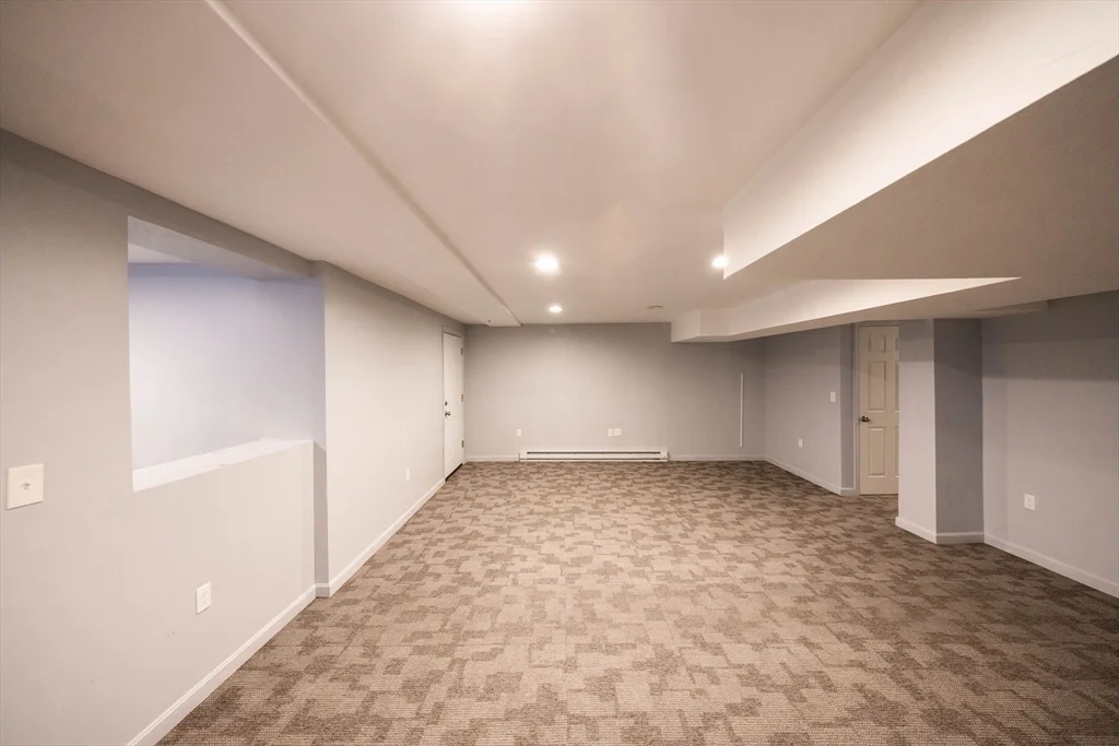 4 Cyrus Way, Northborough