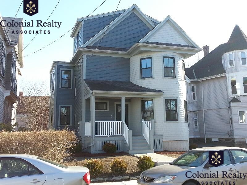 84 Linden St, Allston