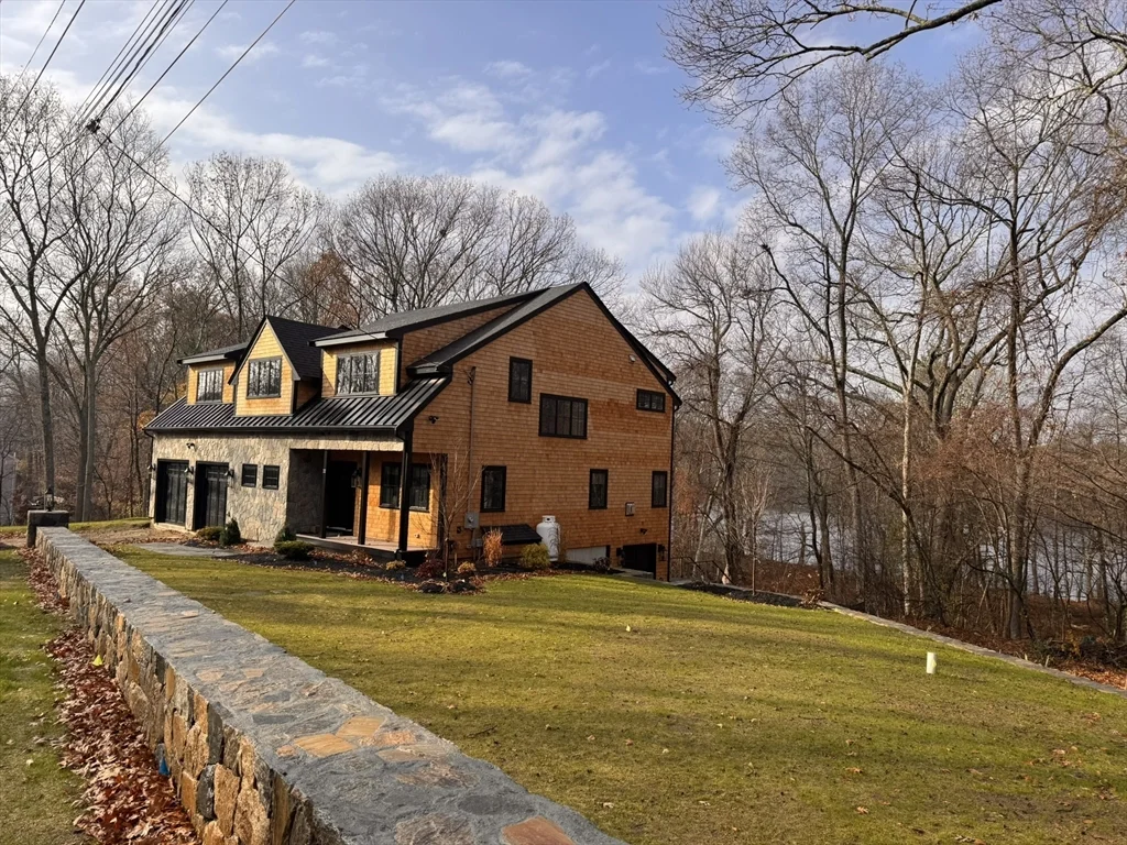 22 Kruger Rd, Hopkinton