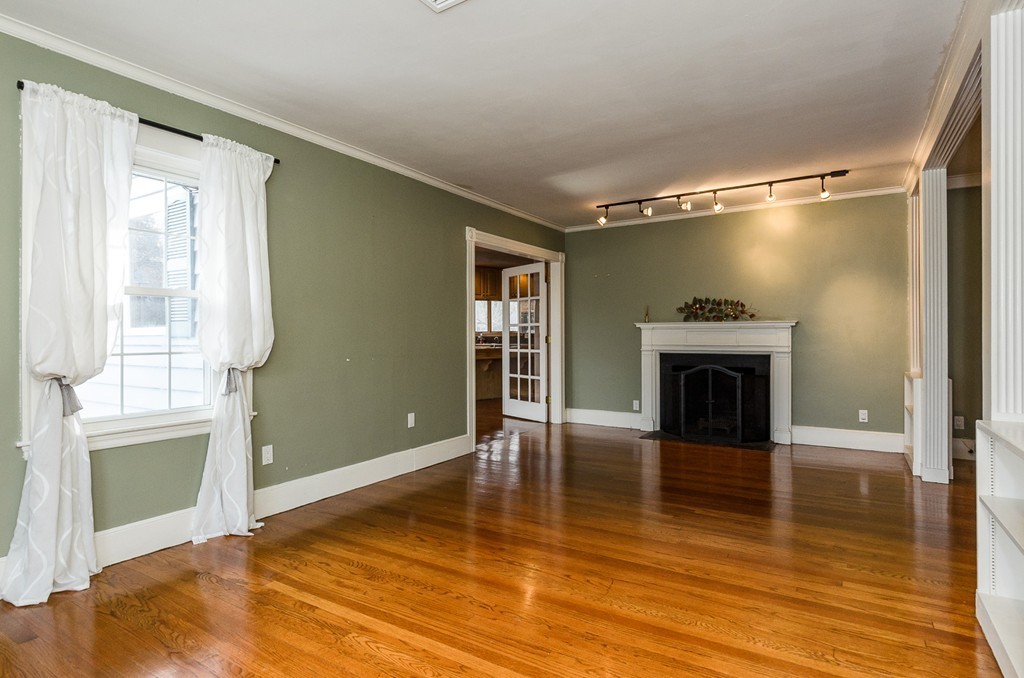 6 Blake Rd, Brookline Hills