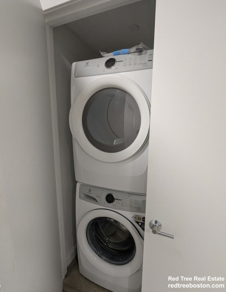 55 Brighton Ave, Allston