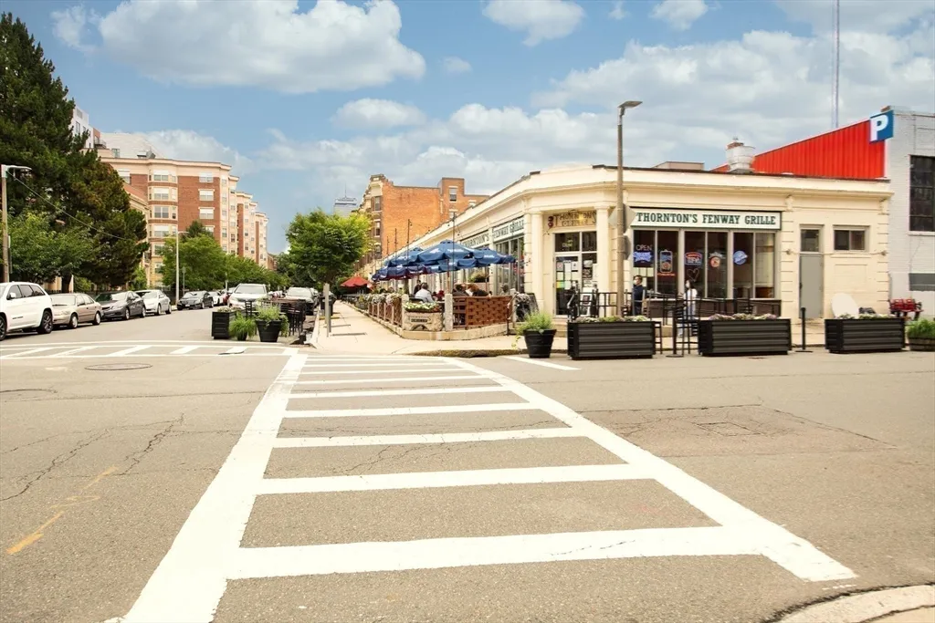 108 Peterborough St, Fenway