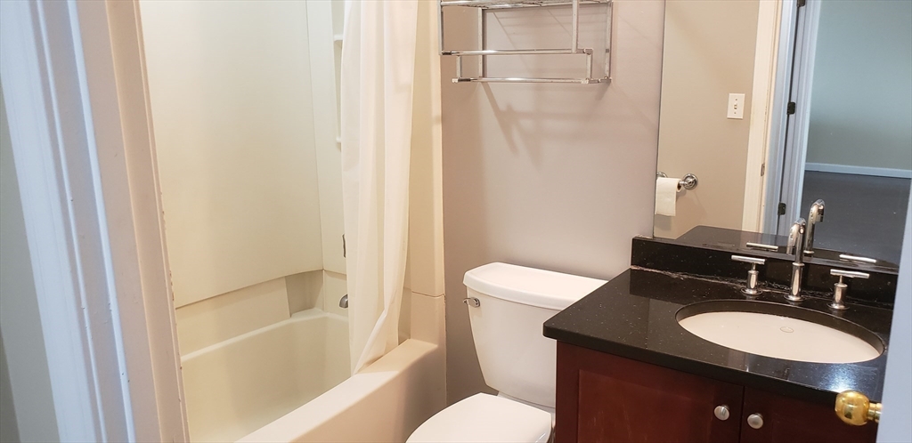 8 Museum Way, East Cambridge