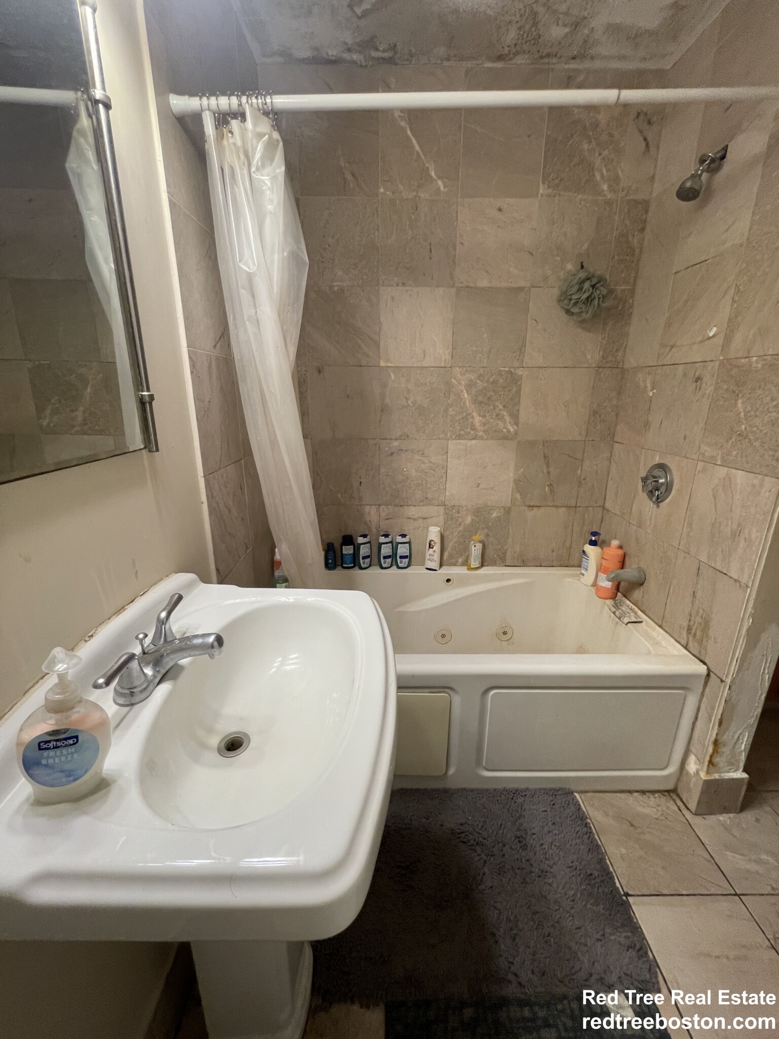 30 Circuit St, Roxbury