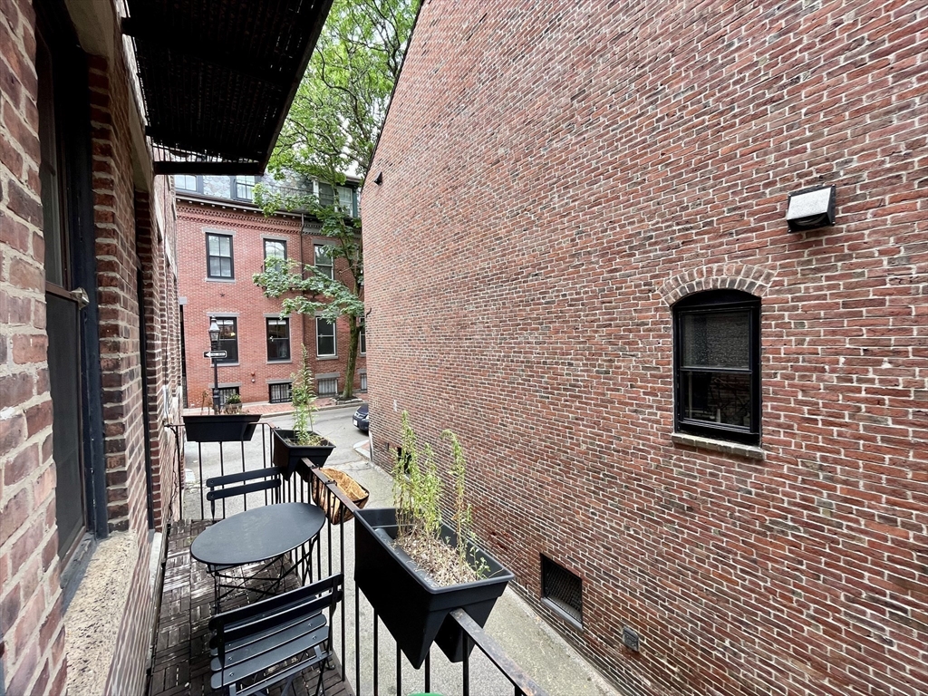 19 Fayette St, South End