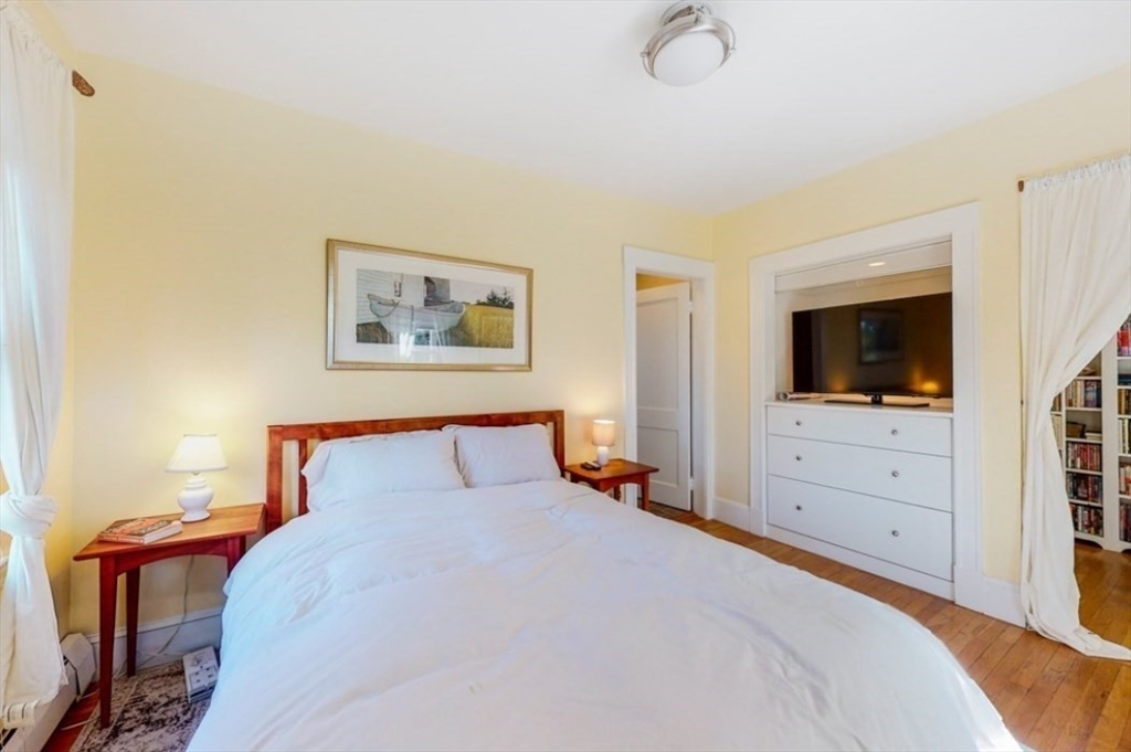 150 Lakeview Ave, West Cambridge