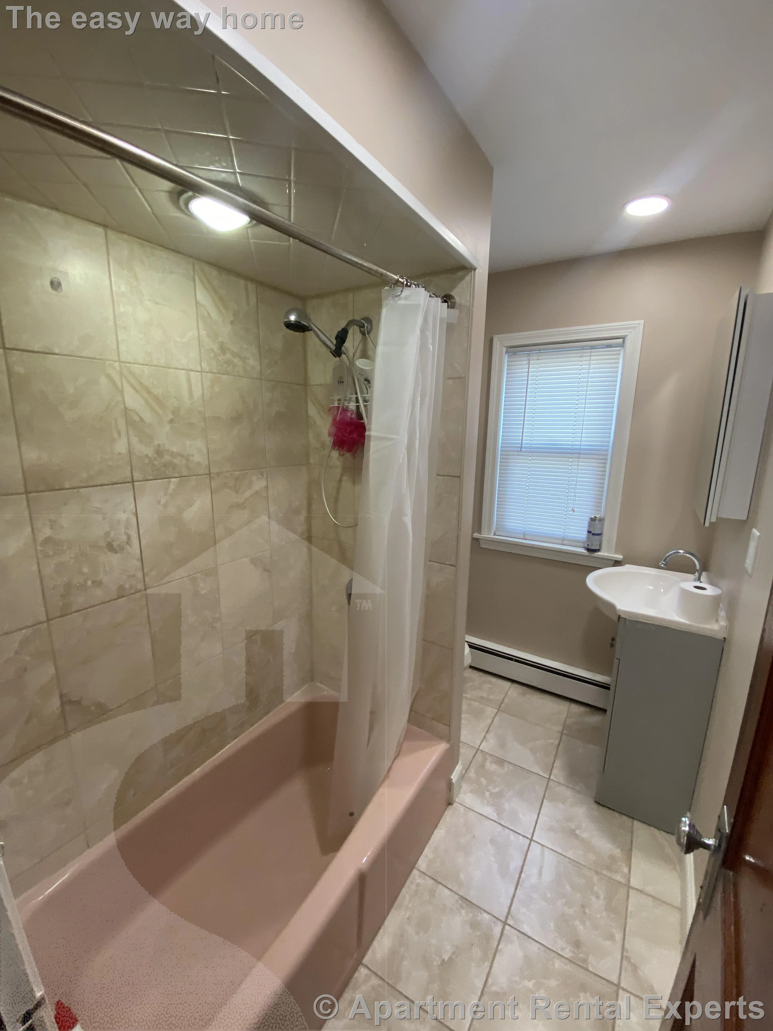 2-4 Goldsmith Ave, Tufts