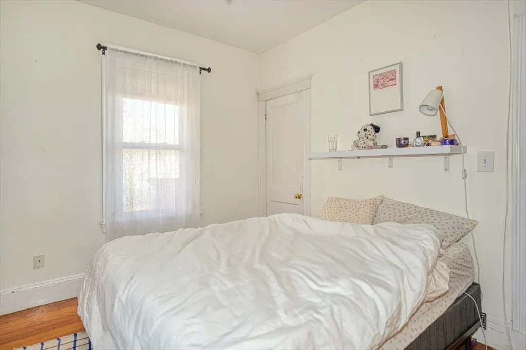 387 Huron Ave, West Cambridge