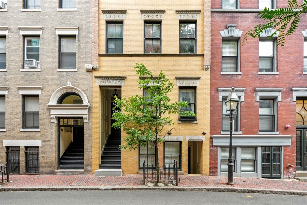 102 Myrtle St, Beacon Hill