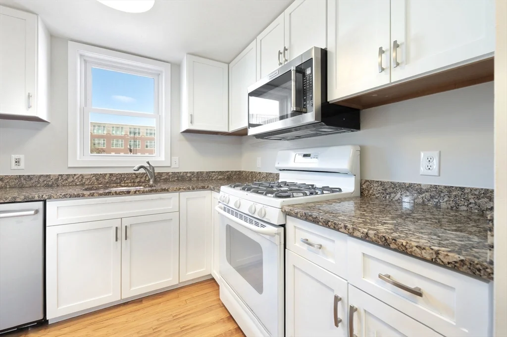 442 Main St, Charlestown