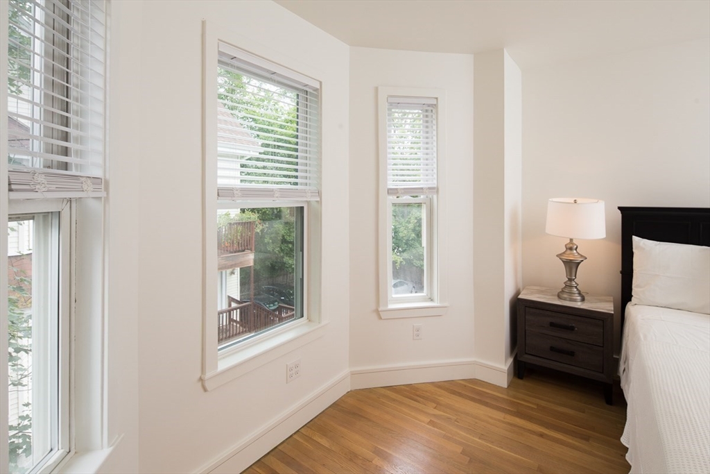 92 Brown St, Waltham