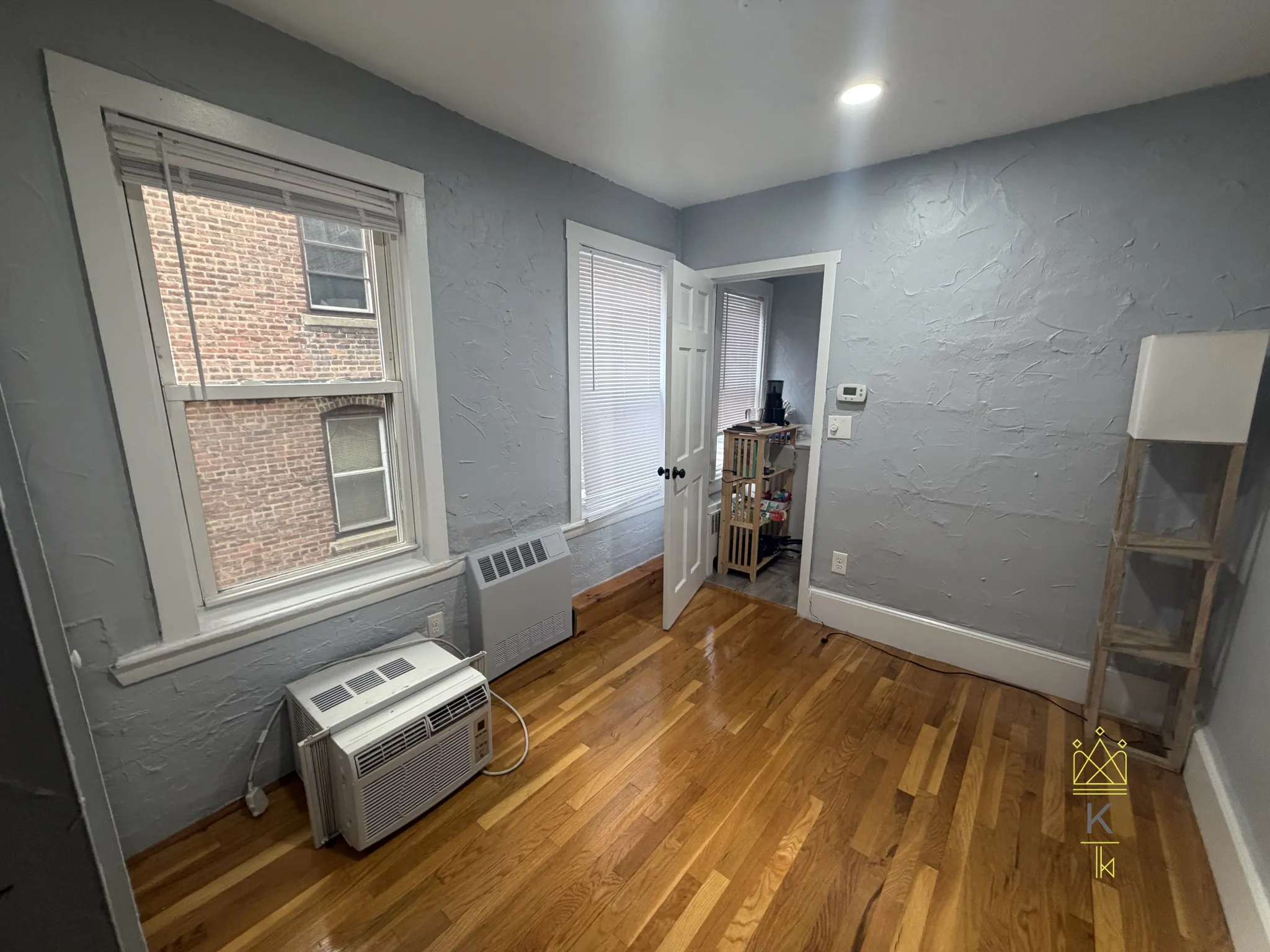 39 Irving St, Beacon Hill