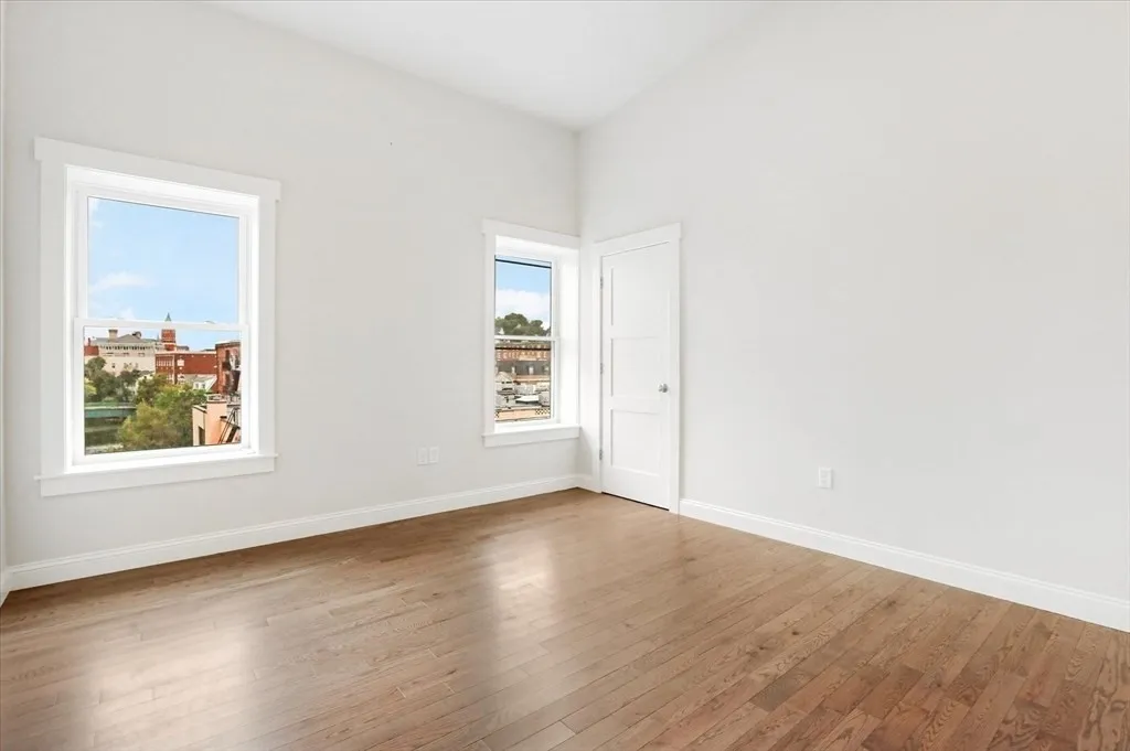 30 Main St, Tufts University