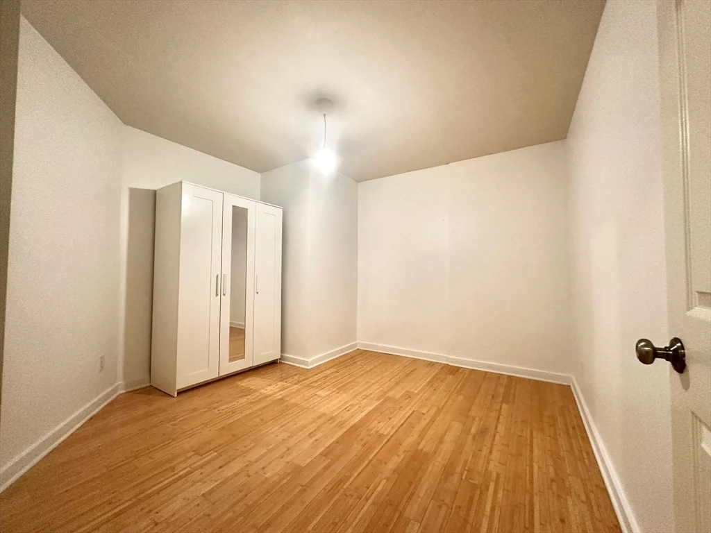121 Beach St, Leather District
