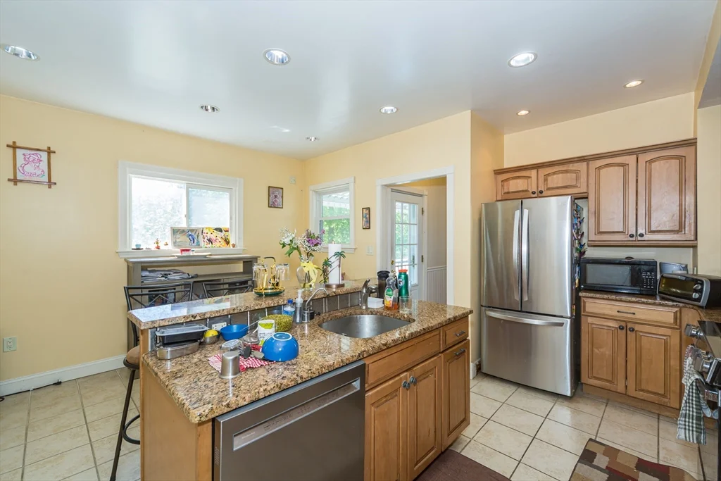 26 Pine St, Natick