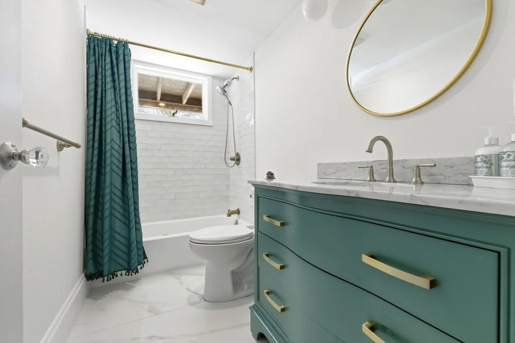 23 Matchett, Oak Square