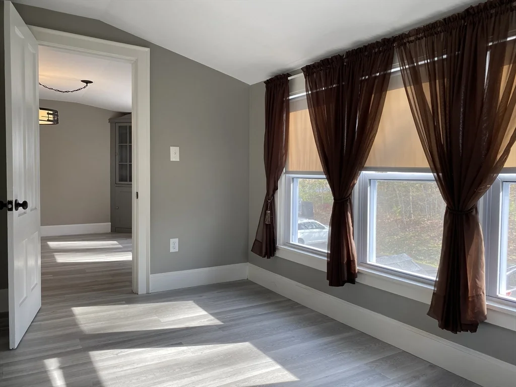 33 Maple St, Sterling