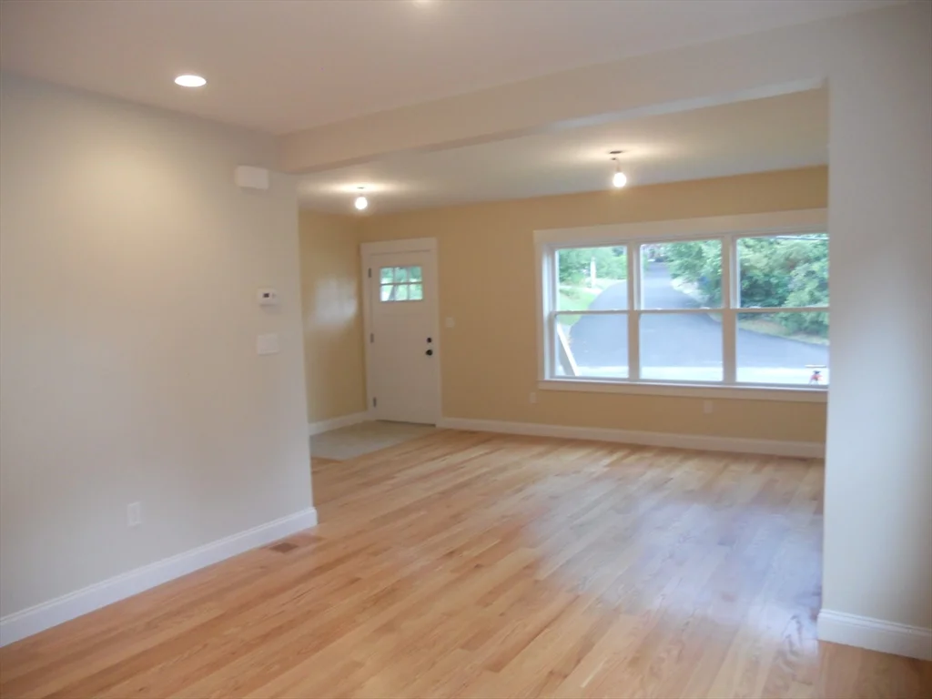 160 Weston St, Waltham