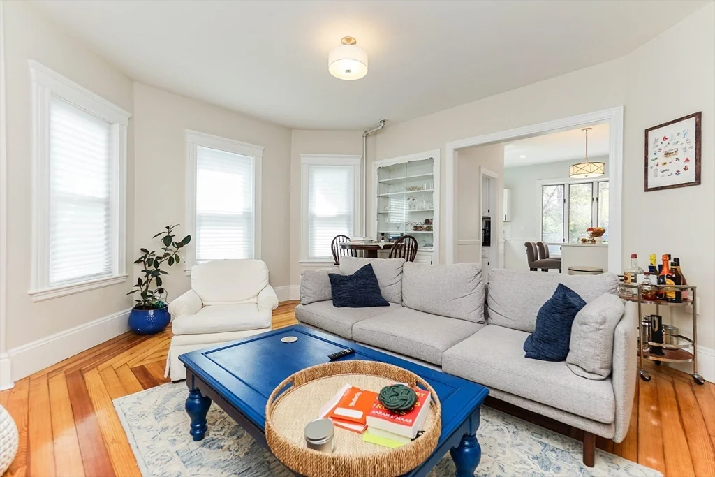 51 Main St, Winter Hill