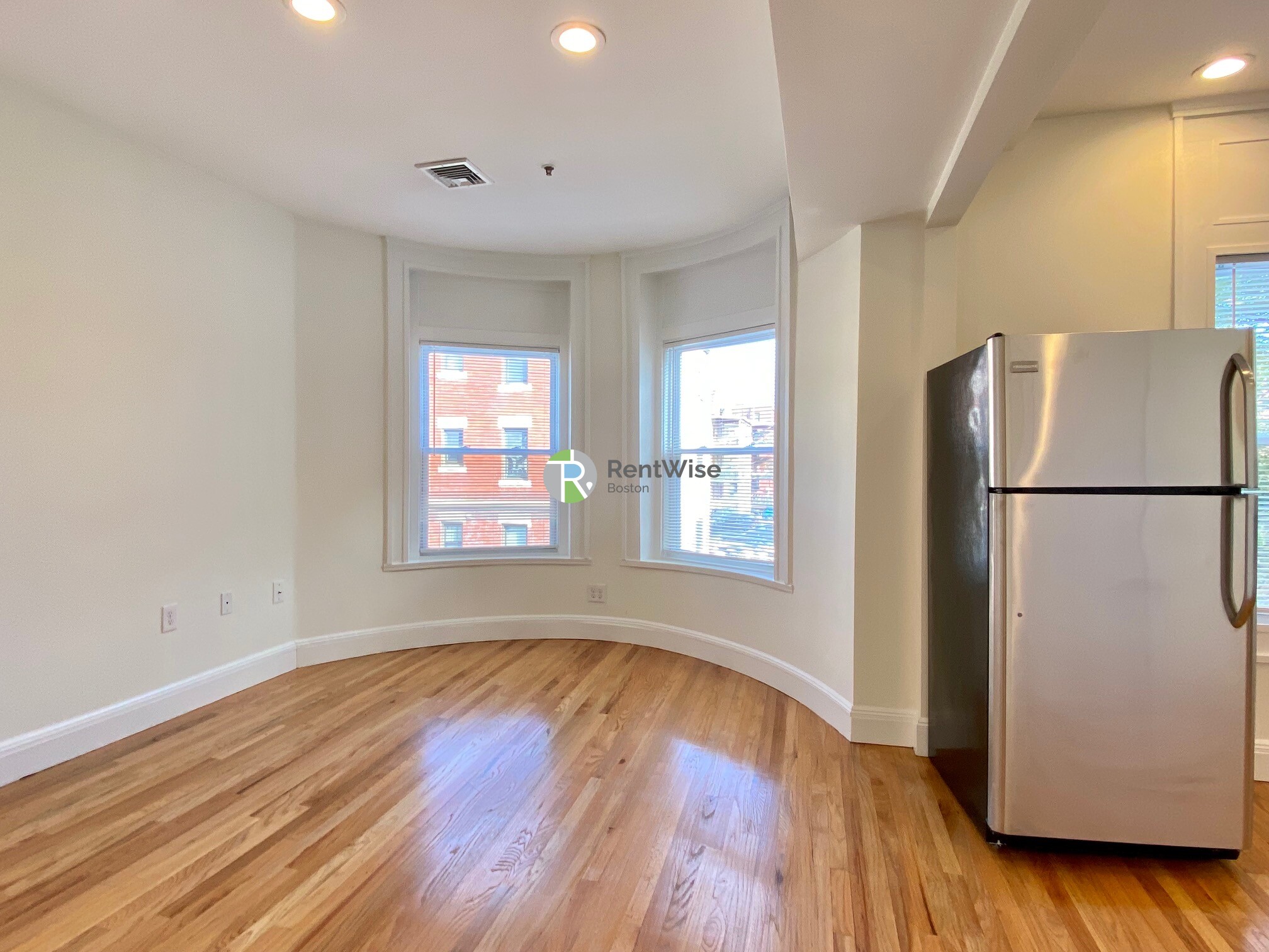 10 Brainerd Rd, Allston