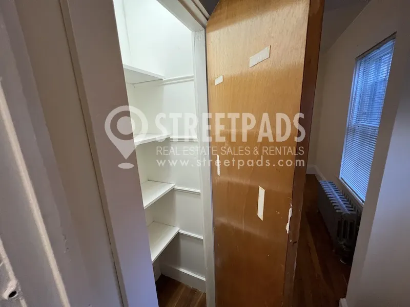 381 Harvard St, Mid-Cambridge