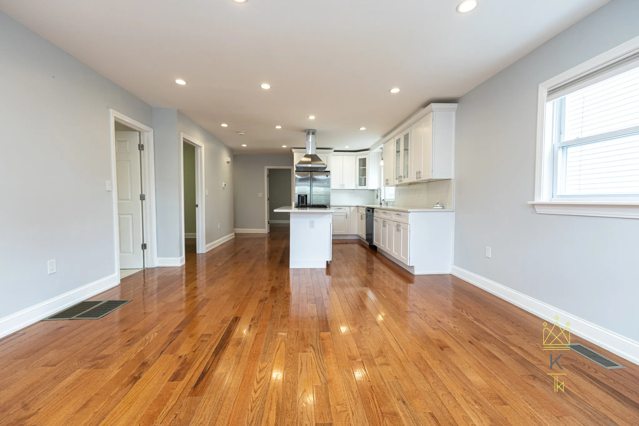 1495 Hyde Park Ave, Hyde Park