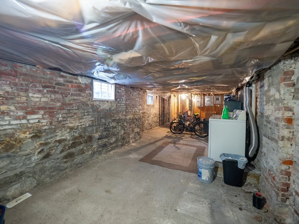 36 Tremont St, The Port